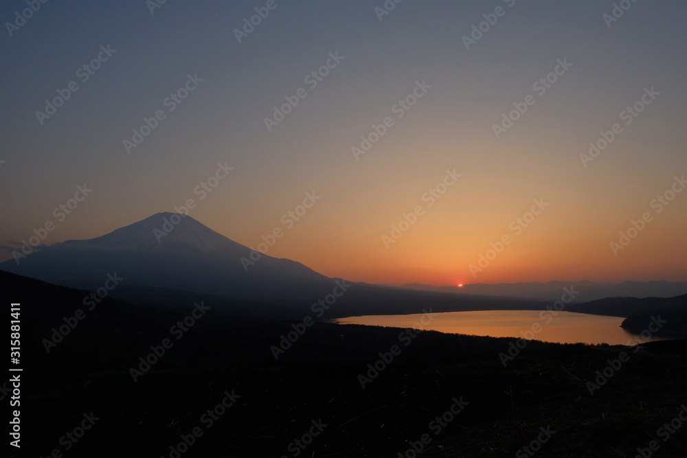 三国峠夕景