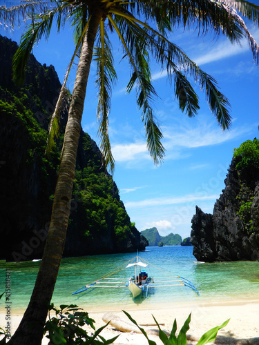 Photo paradise in a deserted cove in EL Nido, Palawan, the Philippines