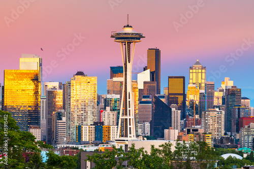 Photo Seattle, Washington, USA Downtown Skyline at Dusk