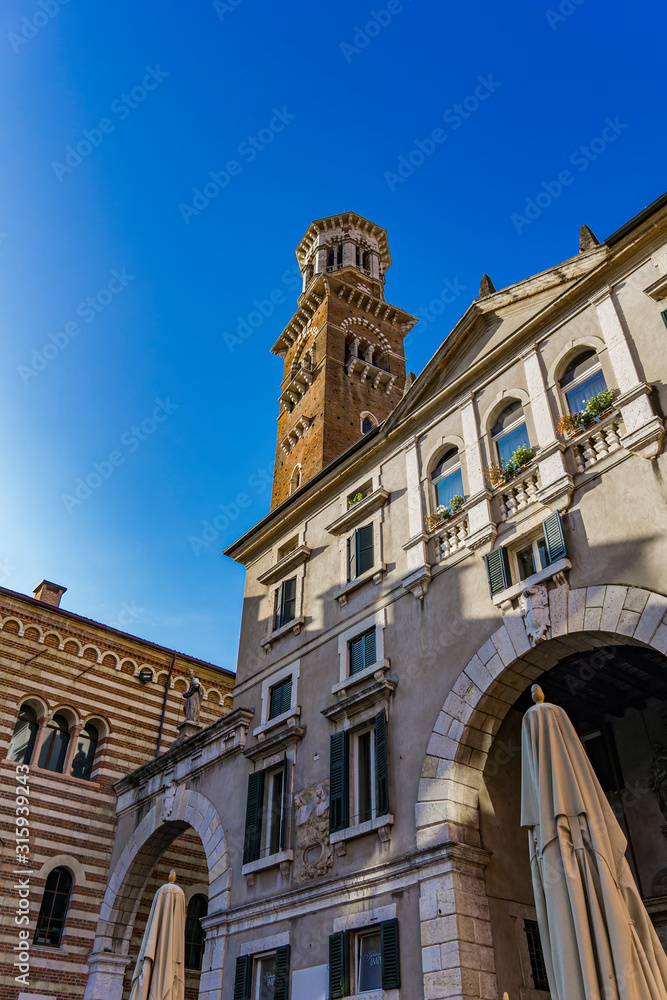 Fototapeta premium Lamberti Tower in Verona, Italy