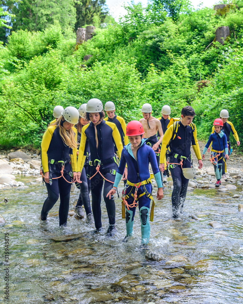 Obraz premium Auf geht's zum Canyoning-Abenteuer 