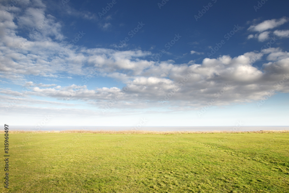 Fototapeta premium walton on the naze seaside landscape