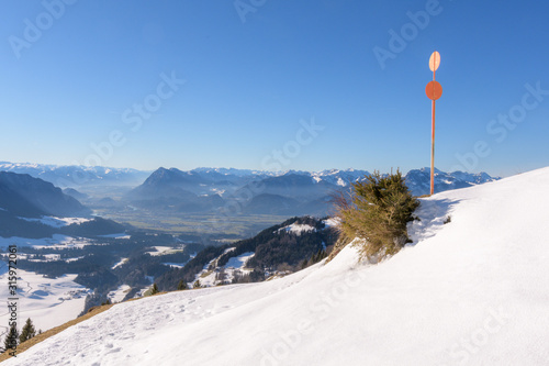 Blick ins Inntal  von Nordosten im Winter bei Sonenschein © H. Rambold