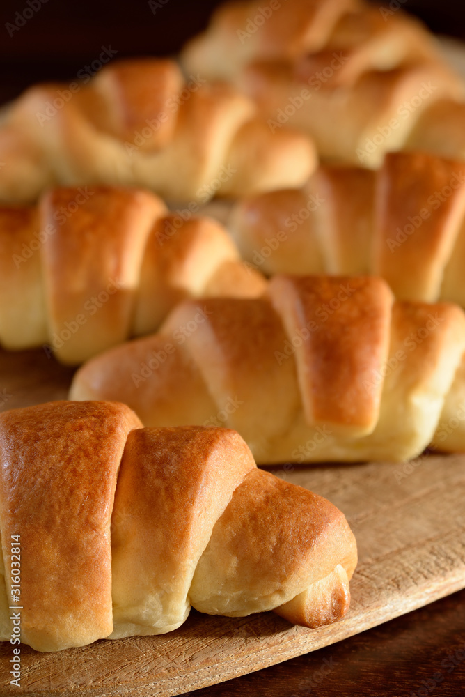 Croissants Grazing light Croissants Grazing light