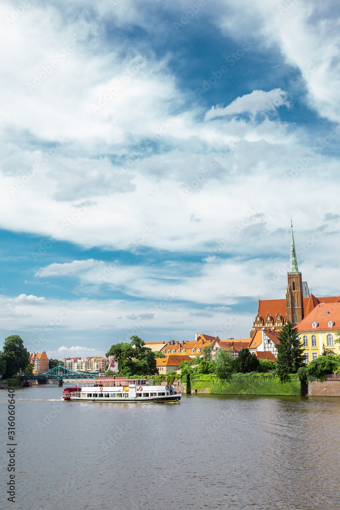 Obraz premium Ostrow Tumski Cathedral island with Oder river in Wroclaw, Poland