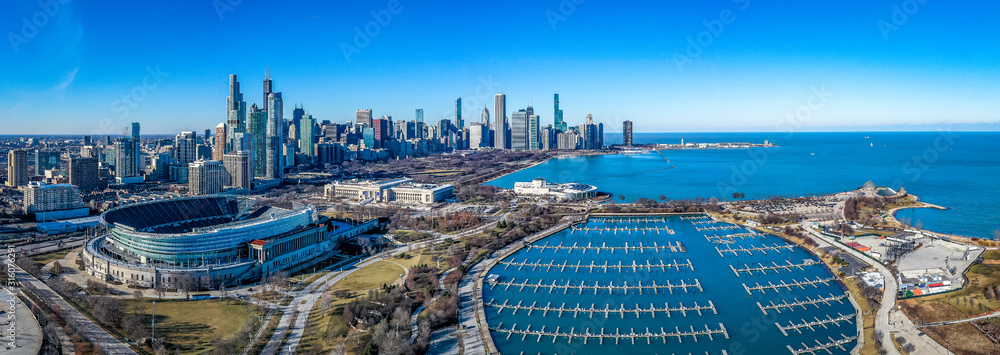 Fototapeta premium Panoramic shot of Chicago skyline