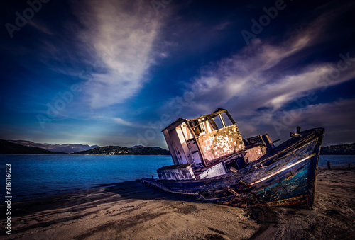 Obraz na plátně Shipwreck, Abandoned boat.