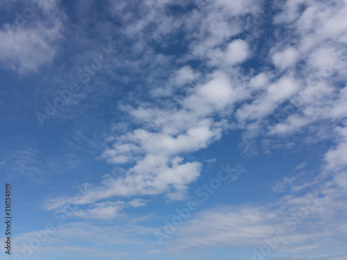 Fototapeta Naklejka Na Ścianę i Meble -  blue sky with white clouds