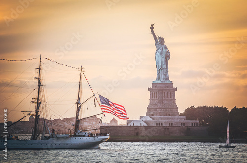 Statue of Liberty New York © Clement Horvath