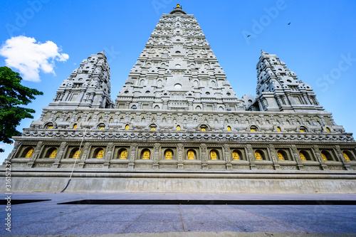 Bodh Gaya replica in Chong Kham temple photo