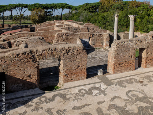 ostia antica mura