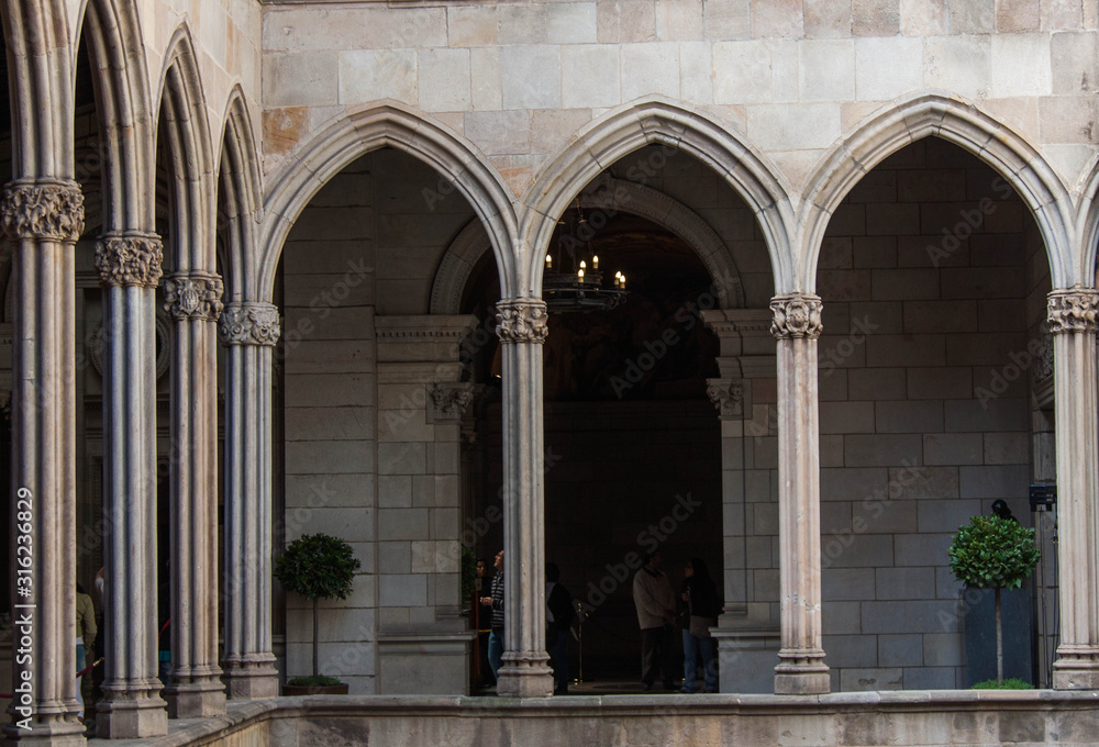 Obraz premium Arcos del Palacio de la Generalidad de Cataluña de origen Medieval 