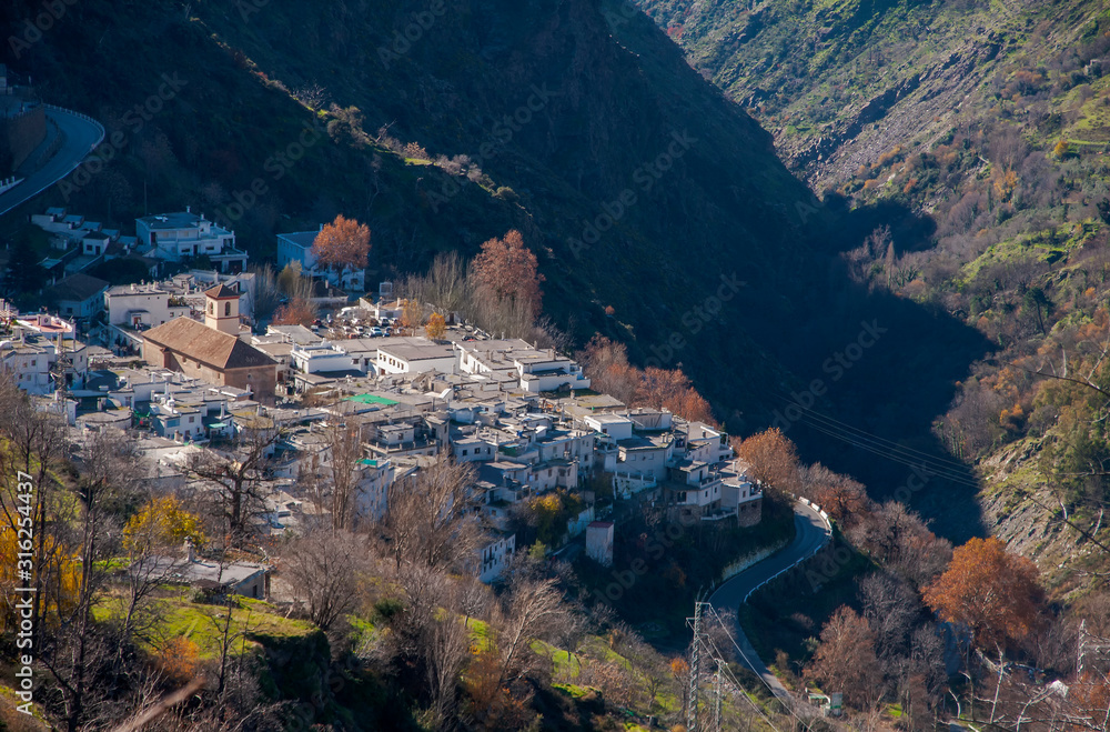 Pueblos andaluces con encanto rural, Pampaneira en las Alpujarras de Granada