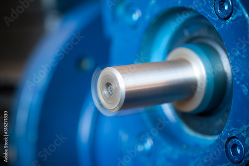 Large and powerful engine gearbox on test stand