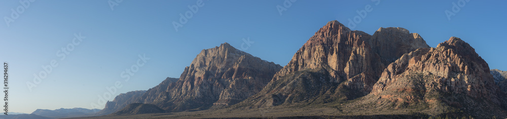 Obraz premium USA, Clark County, Nevada. A panorama of Red Rock Canyon State Park