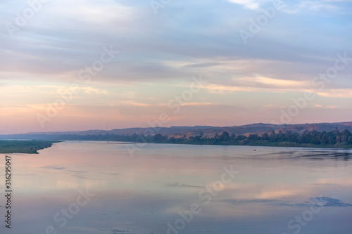 Der Nil bei Sonnenaufgang © AnnaReinert