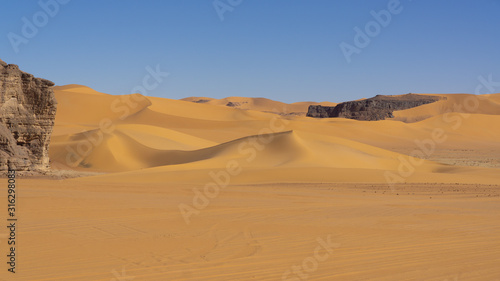 Dunes in Sahara desert © frog