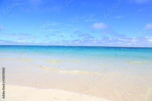 ラニカイビーチの’景色、ハワイ © funbox