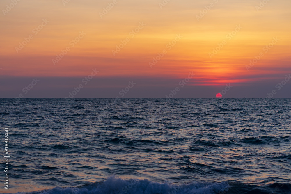 Obraz premium sunset over the sea