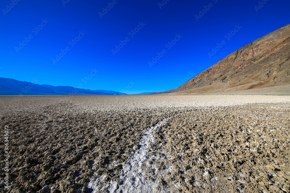 Trockener Salzsee im Death Valley Nationalpark, USA Trockener Salzsee im Death Valley Nationalpark, USA