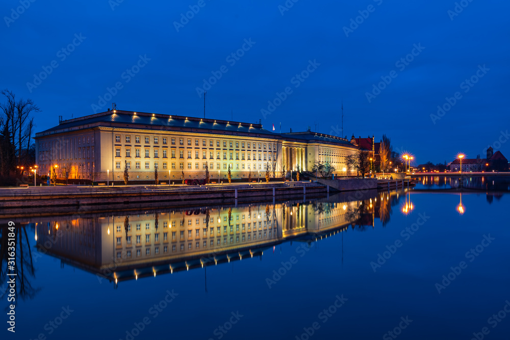 The city of Gdańsk on the Odra River at dawn.