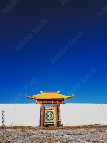 Canvas Print wooden buddhist temple gate