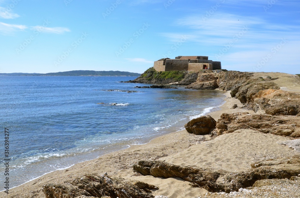 fortezza sul mare