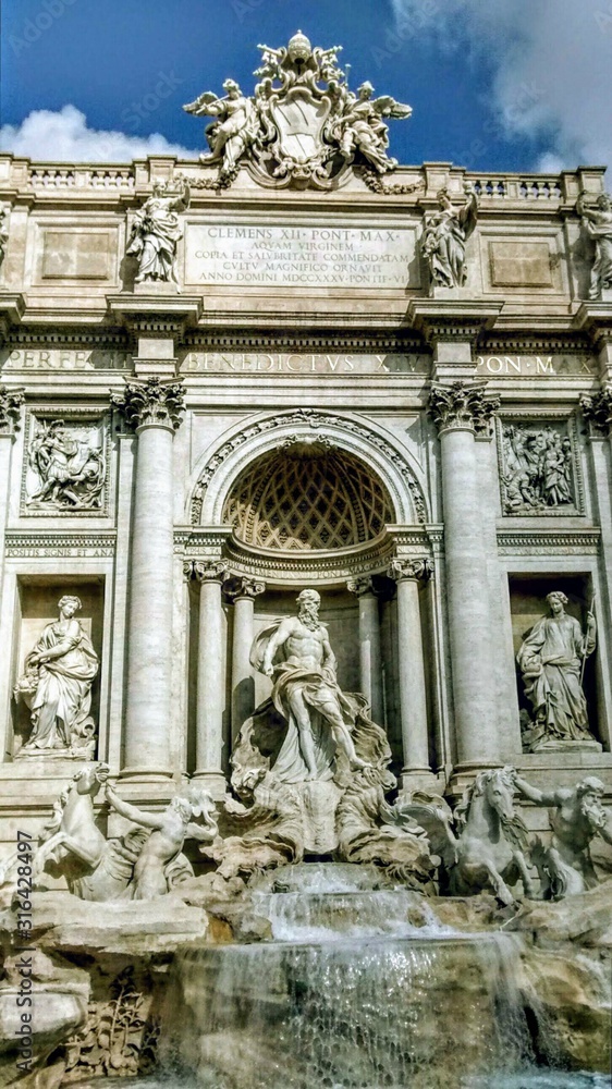 fontana di trevi, main view, site of interest