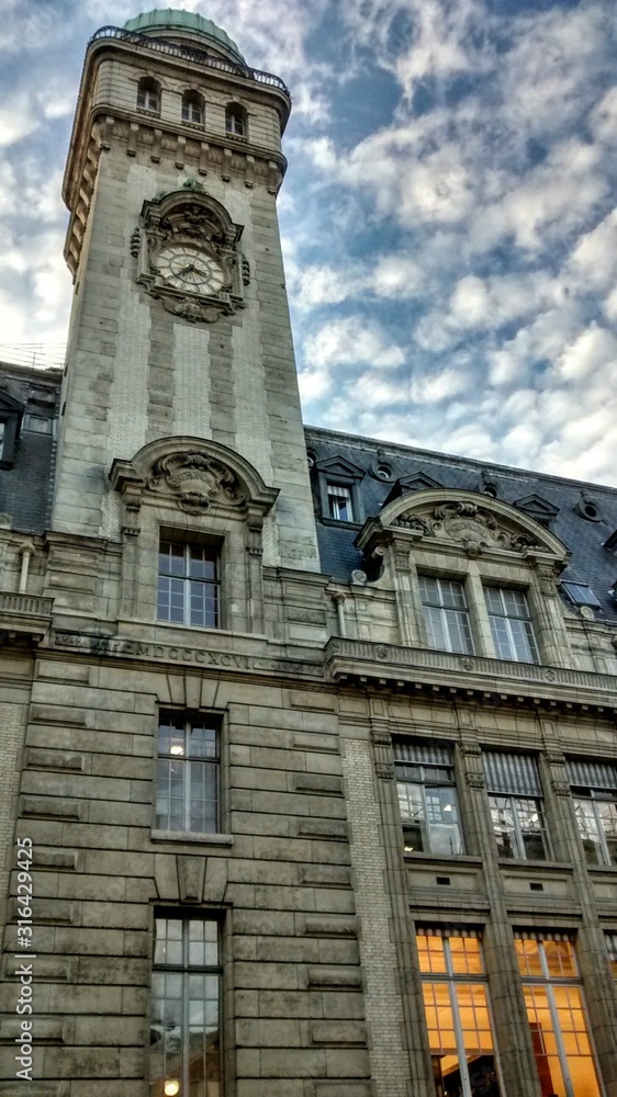 facade of a building in the city of Paris