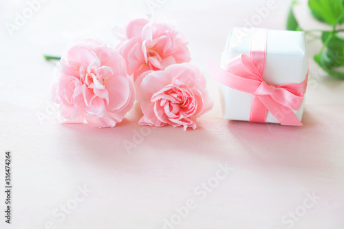 ピンクのカーネーション　プレゼント © nana77777
