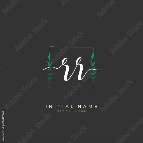  Handwritten initial letter R RR for identity and logo. Vector logo template with handwriting and signature style. © D'Graphic Studio