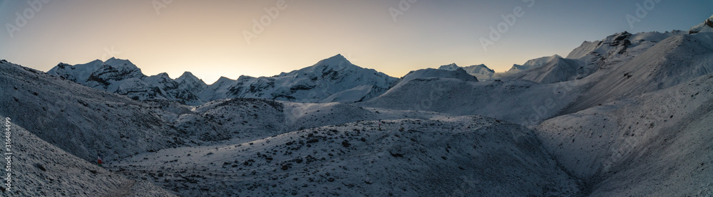 sunrise from annapurna thorong la pass panoramic shot snow peak