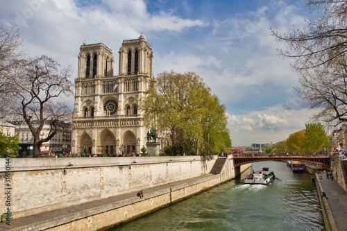 Cathédrale Notre-Dame de Paris © funbox