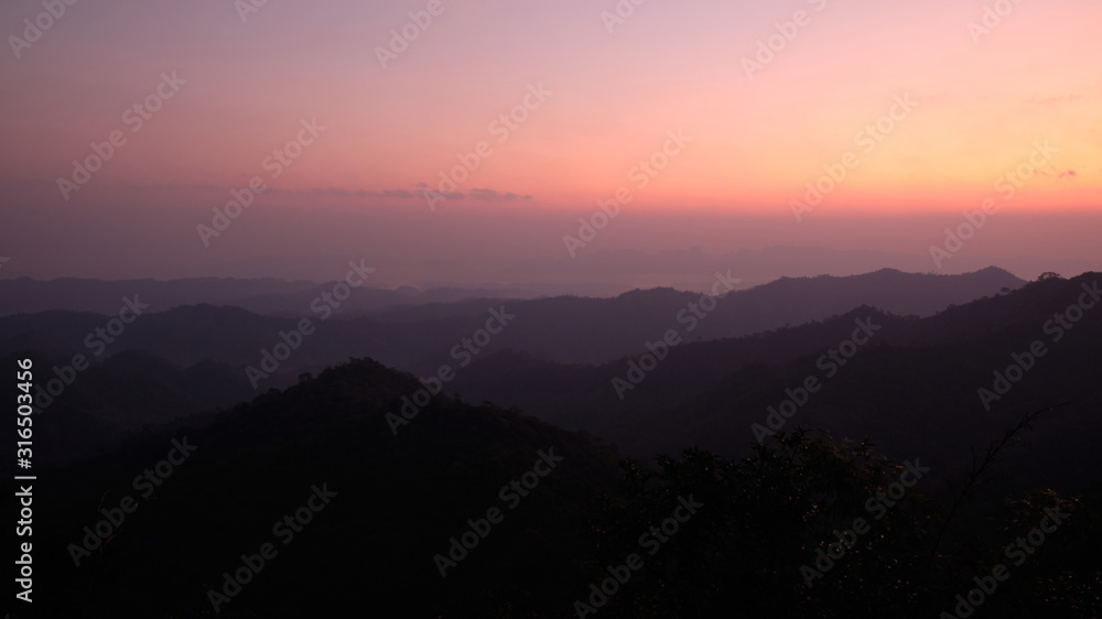Fototapeta premium morning sun light shading on the mountain range