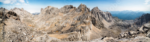 Gipfelpanorama von der Torre de los Horcados Rojos in den Picos de Europa