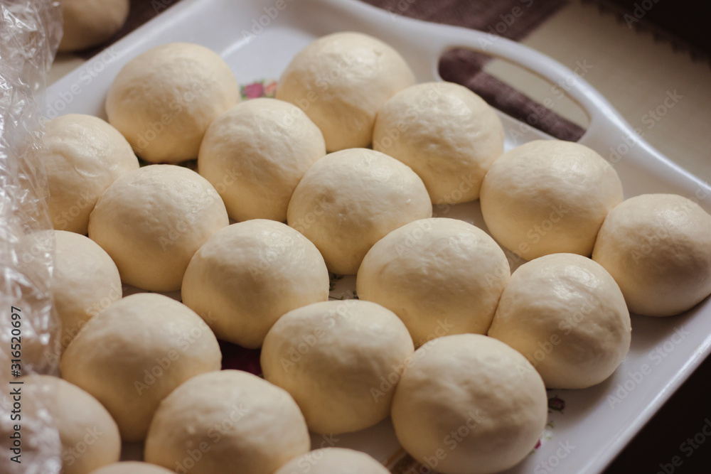 Perfect slices of tender dough Perfect slices of tender dough