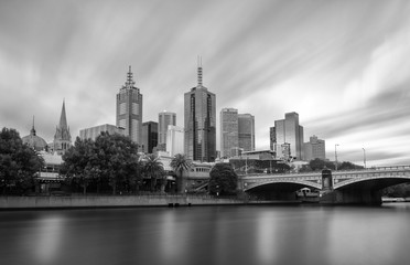 Tuinposter Zwart wit Skyline van Melbourne in zwart-wit  © Philipp D.