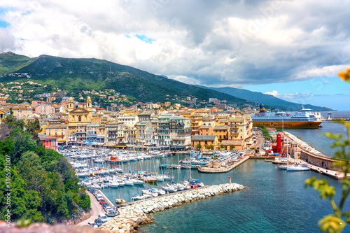 Bastia Hafen Korsika Frankreich Boote Hafenpromenade schiffe farbenfroh wasser meer berg stadt  © Culipix