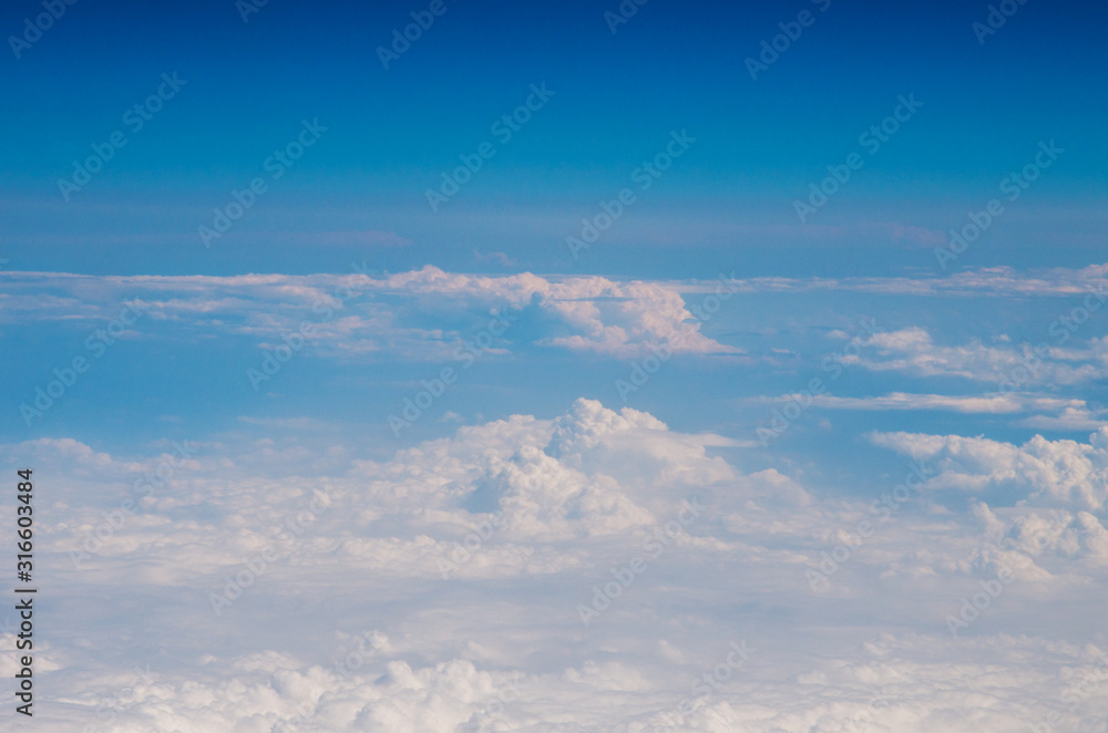 Fototapeta premium White cloud in the blue sky