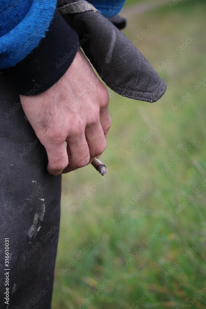 fumer un joint de cannabis fumer un joint de cannabis