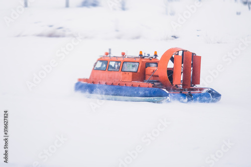 Bilde på lerret View of rescue team Hovercraft