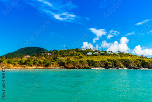 Natural landscapes on the island of Saint Martin in the Caribbean © FredP