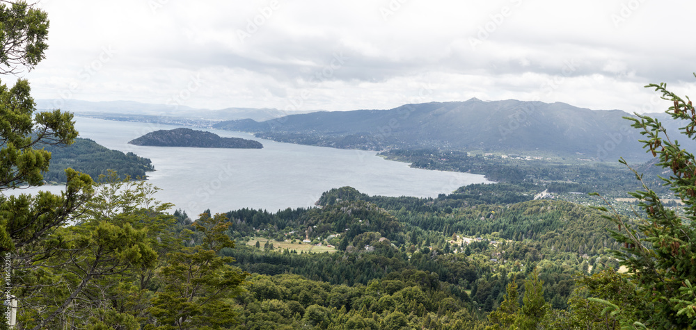 lago montañas