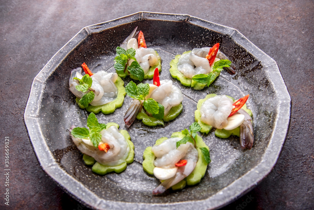 Shrimp in fish sauce, shrimp in fish sauce, hot and spicy, seafood Thai