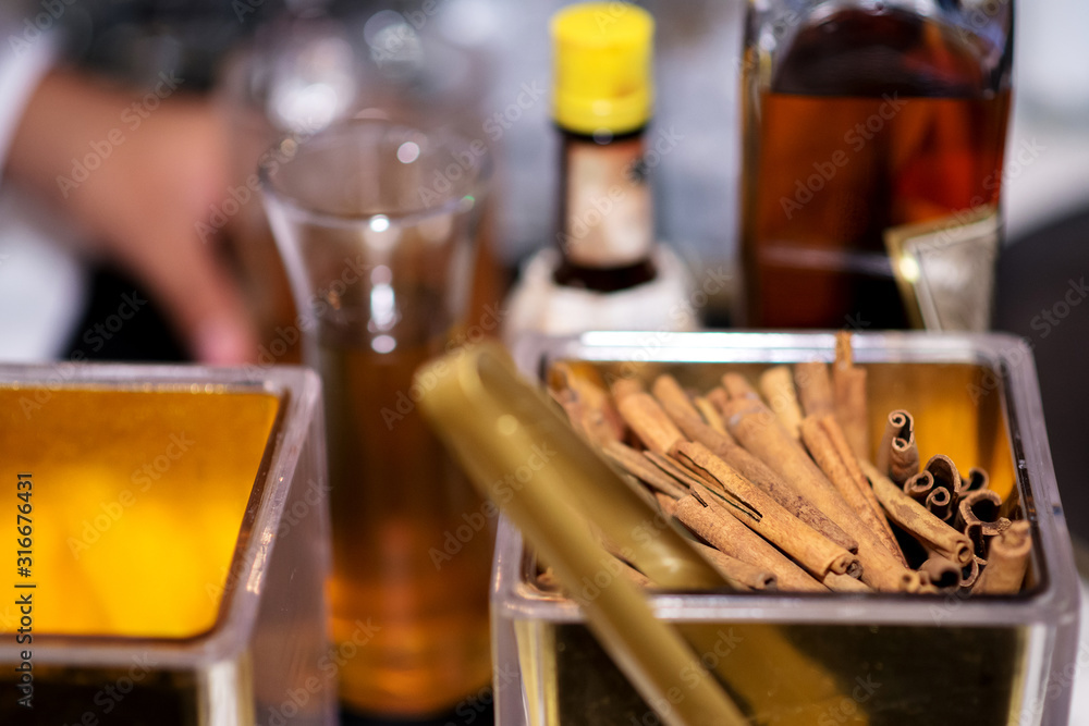 cinnamon sticks for bartender i ngredient