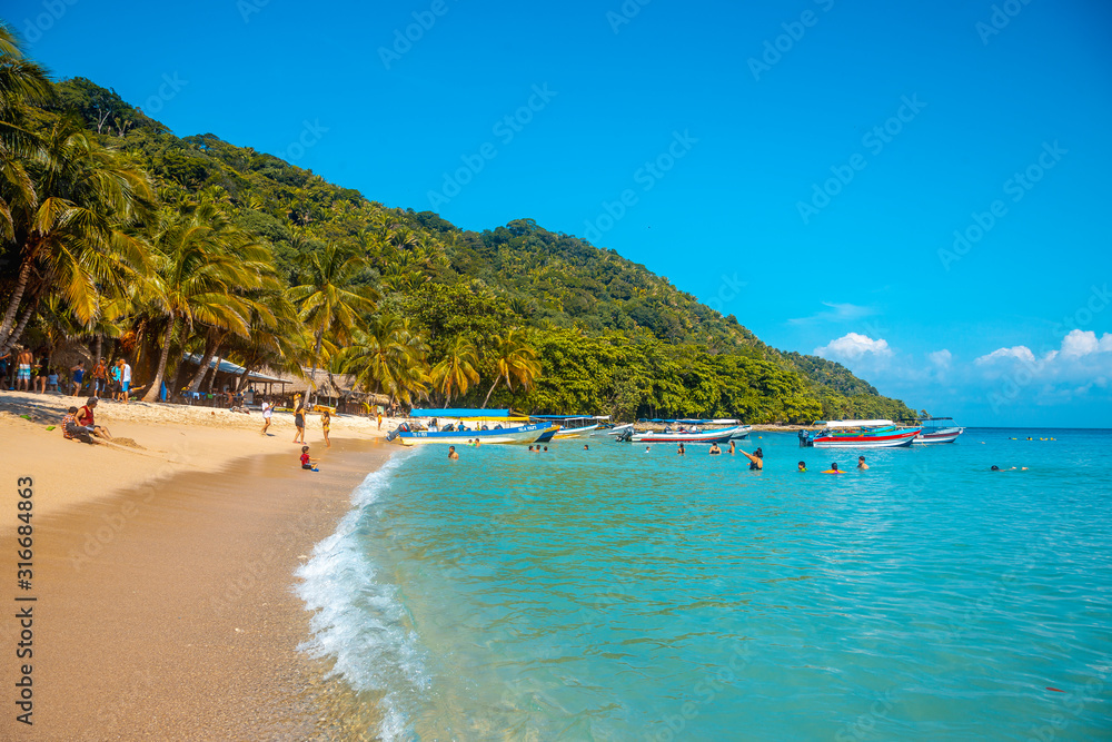 Tela, Honduras »; January 2020: Cocalito beach in Punta de Sal, Tena foto  de Stock | Adobe Stock
