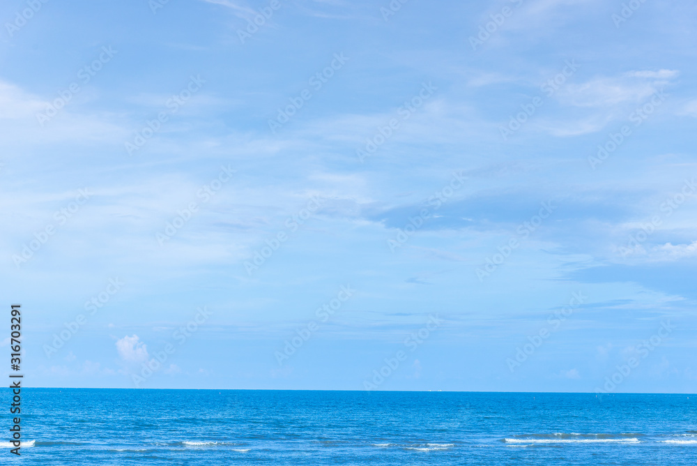 Obraz premium Landscape sea and blue sky background.