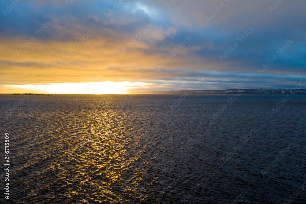Obraz premium sunset over the sea