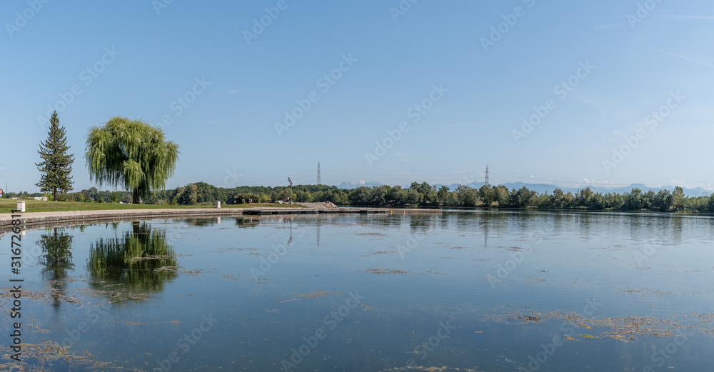 Panorama du lac de Divonne les bains 