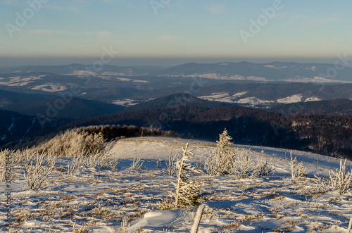 Fototapeta Naklejka Na Ścianę i Meble -  Polonina Dźwiniacka Bieszczady zima  panorama 